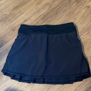 Lululemon size 4 skirt. Barely worn!